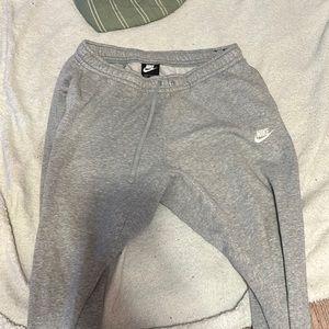 Nike, gray sweatpants, men’s,large ,there used, and have a few stains on them
